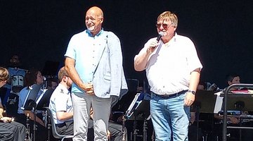 Herr Gerd Hamm, Vorsitzender Kreisverband Vorpommern-Greifswald und Jürgen Kliewe, Bürgermeister Ueckermünde begrüßen die anwesenden Gäste.