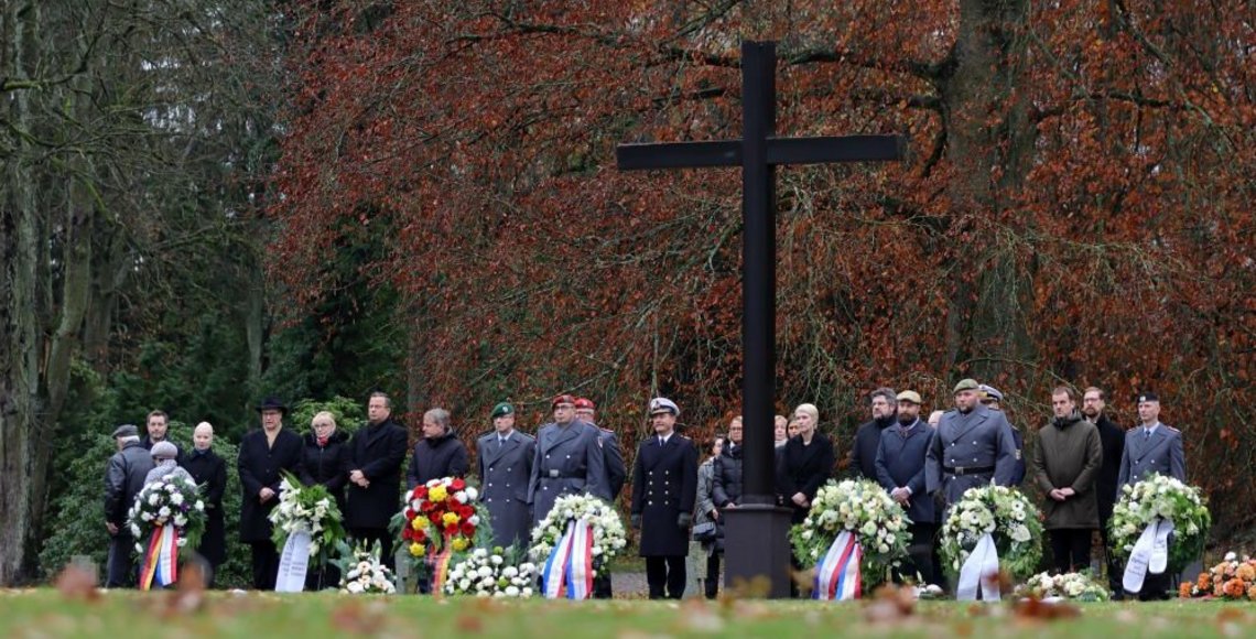 Kranzniederlegung auf dem Alten Friedhof am Volkstrauertag 2025