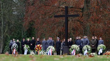 Kranzniederlegung auf dem Alten Friedhof am Volkstrauertag 2025