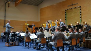 Europa Fanfare - Heeresmusikkorps NB